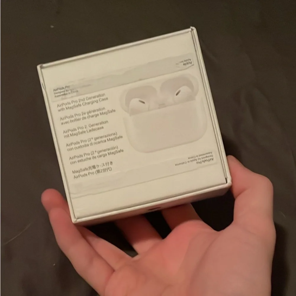 Apple AirPods Pro(2nd Gen) with Magsafe Charging Case